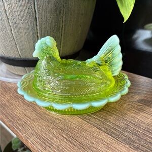 Mosser Vintage Yellow and White Uranium Vaseline Glass 6.5 Hen On Nest Glows